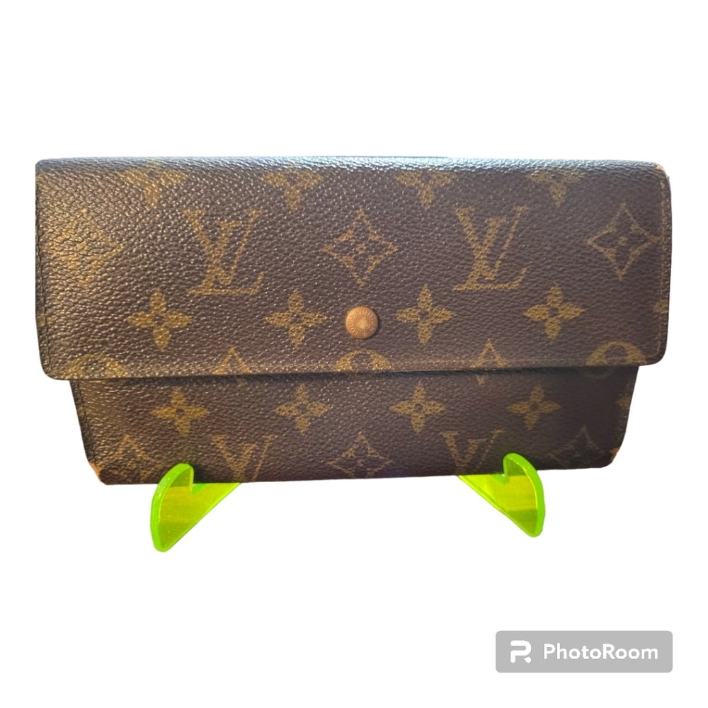 Authentic Louis Vuitton International monogram wallet